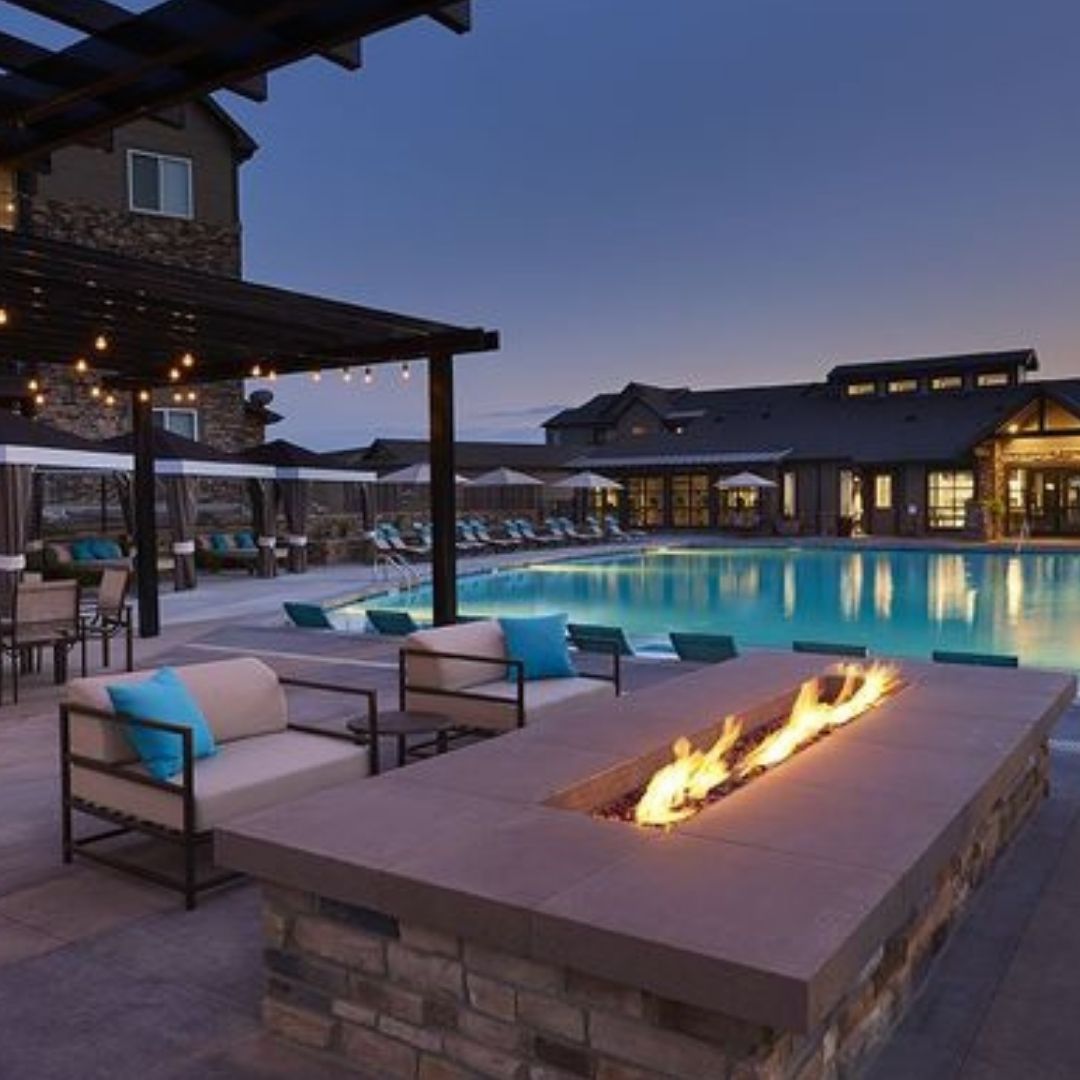 Image of the pool at the apartments